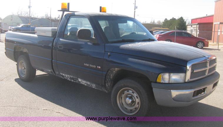 image for item E2890 2001 Dodge Ram 1500 pickup truck