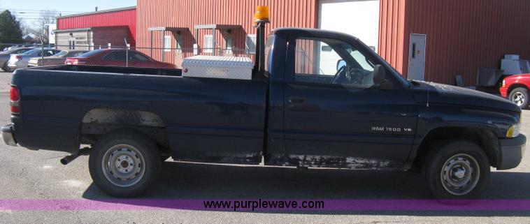 image for item E2890 2001 Dodge Ram 1500 pickup truck