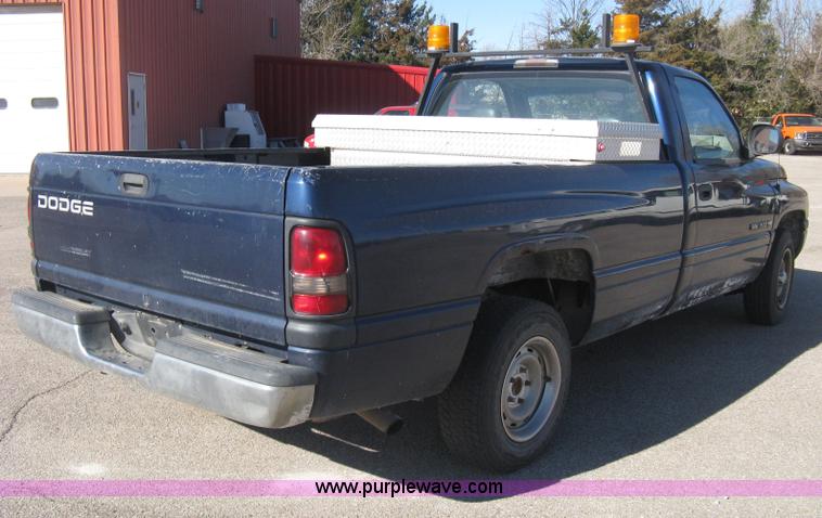 image for item E2890 2001 Dodge Ram 1500 pickup truck