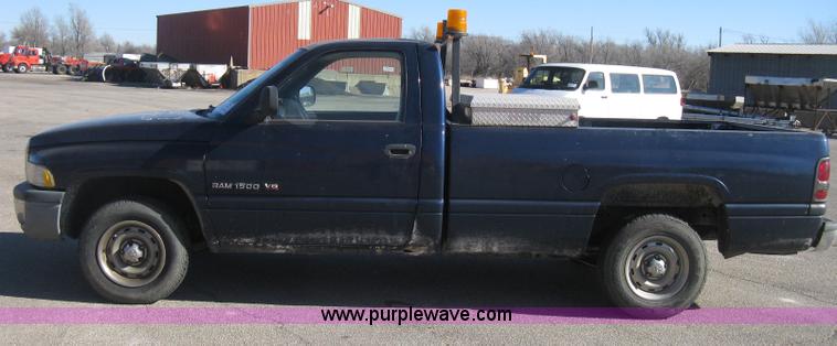 image for item E2890 2001 Dodge Ram 1500 pickup truck
