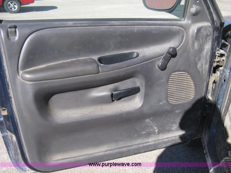 image for item E2890 2001 Dodge Ram 1500 pickup truck