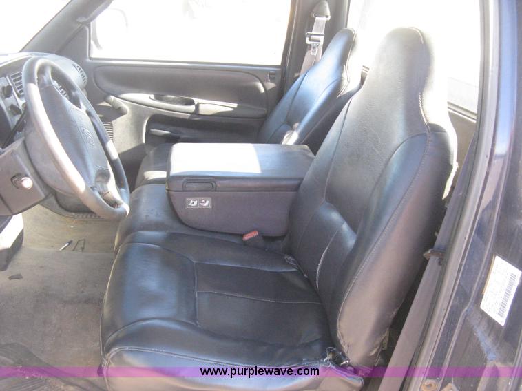 image for item E2890 2001 Dodge Ram 1500 pickup truck