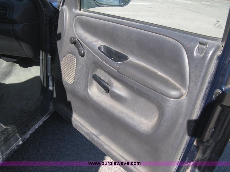 image for item E2890 2001 Dodge Ram 1500 pickup truck