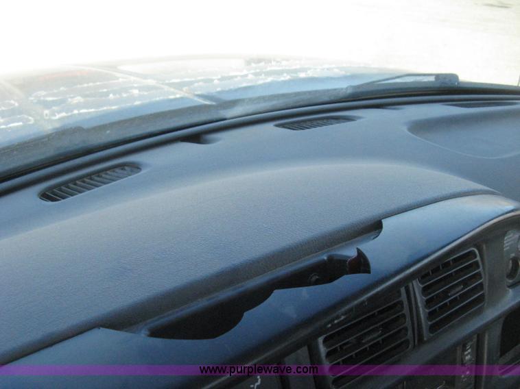 image for item E2890 2001 Dodge Ram 1500 pickup truck