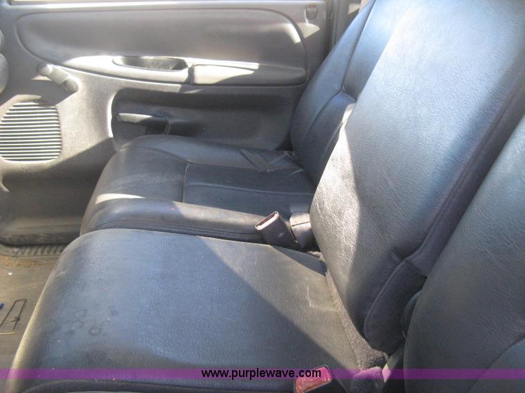 image for item E2890 2001 Dodge Ram 1500 pickup truck