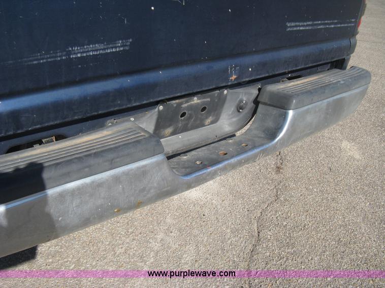 image for item E2890 2001 Dodge Ram 1500 pickup truck