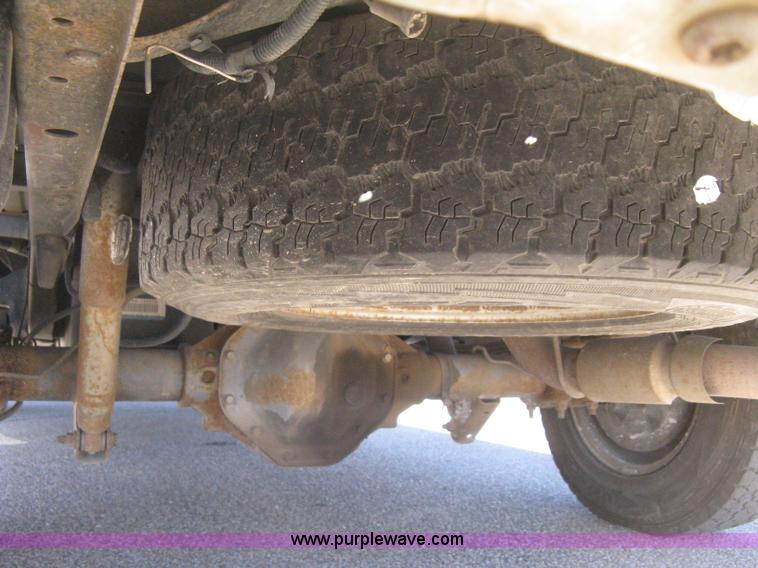 image for item E2890 2001 Dodge Ram 1500 pickup truck