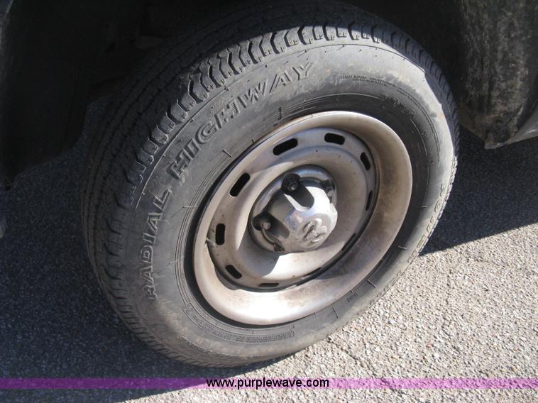 image for item E2890 2001 Dodge Ram 1500 pickup truck