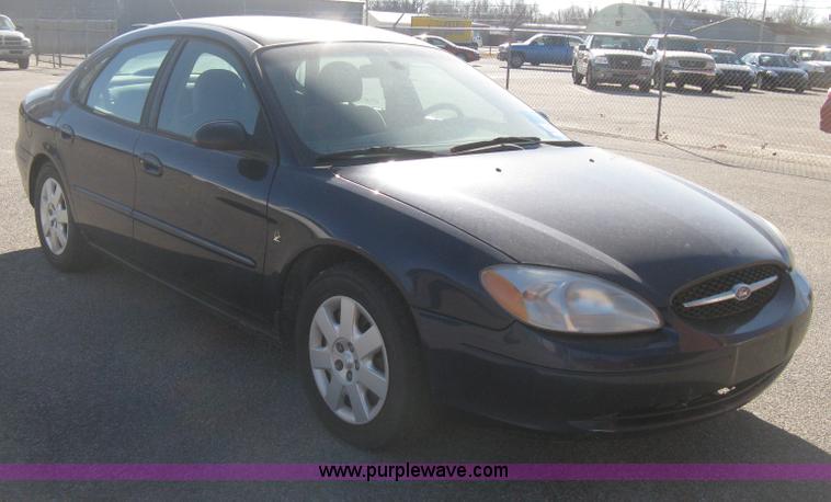 image for item E2892 2001 Ford Taurus LX