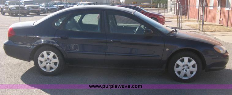 image for item E2892 2001 Ford Taurus LX