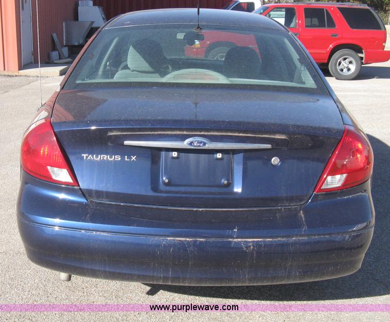 image for item E2892 2001 Ford Taurus LX
