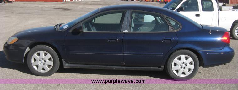 image for item E2892 2001 Ford Taurus LX