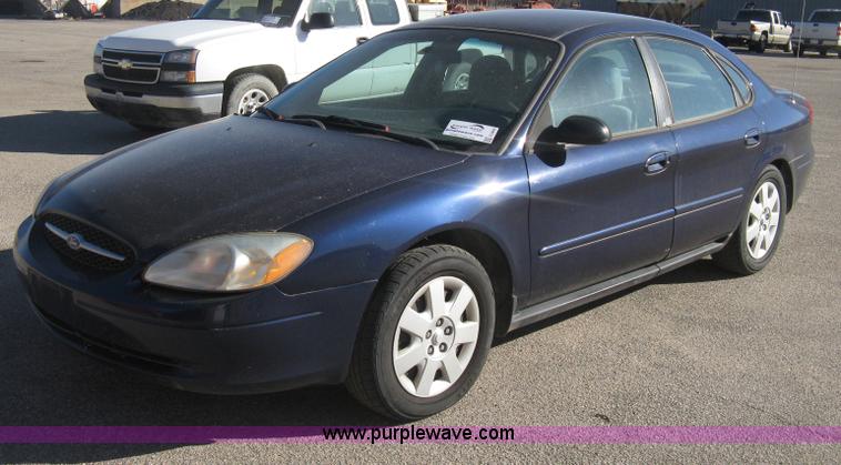 image for item E2892 2001 Ford Taurus LX
