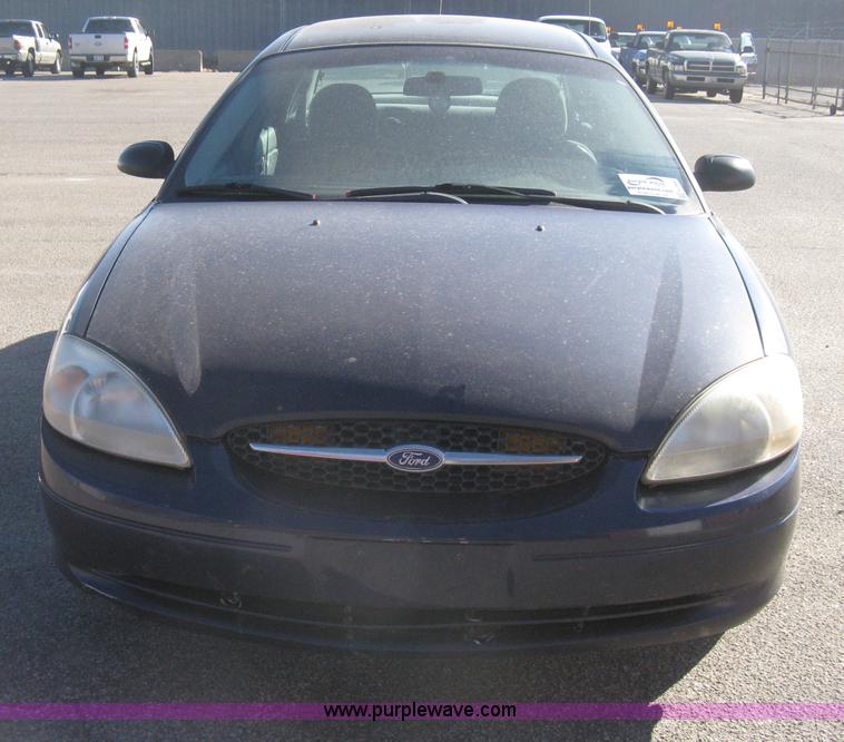 image for item E2892 2001 Ford Taurus LX