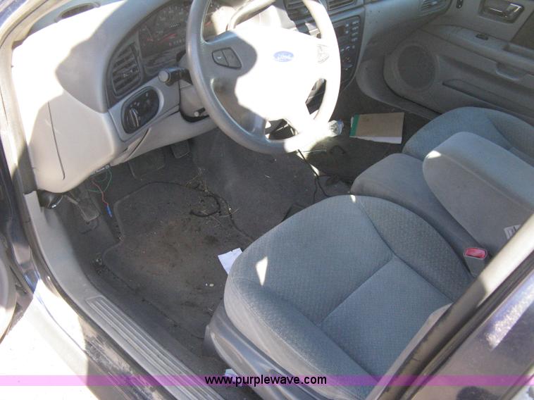 image for item E2892 2001 Ford Taurus LX