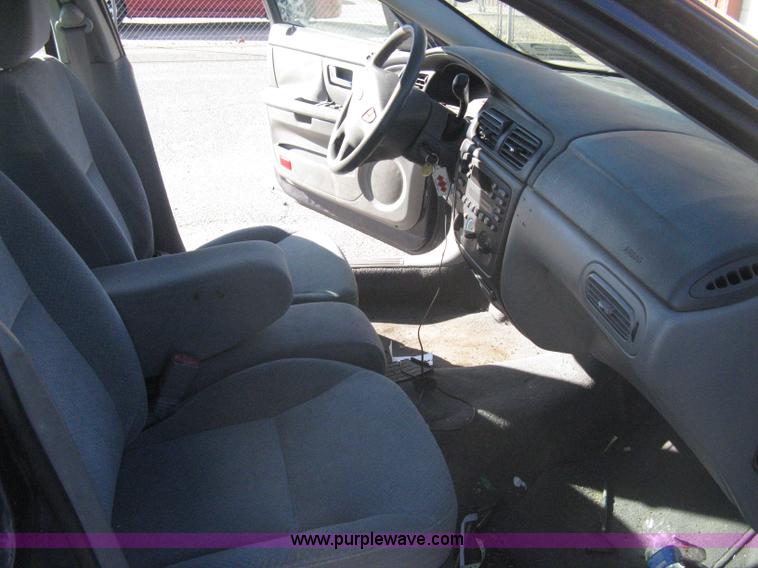 image for item E2892 2001 Ford Taurus LX