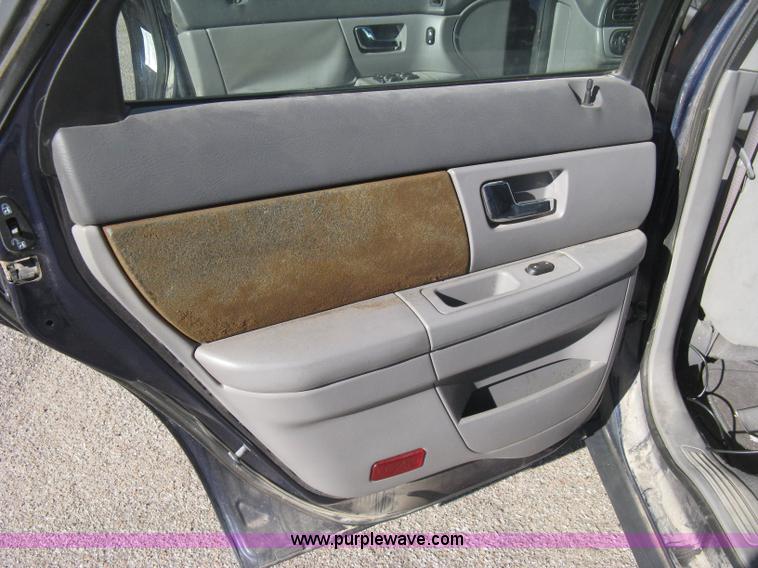 image for item E2892 2001 Ford Taurus LX