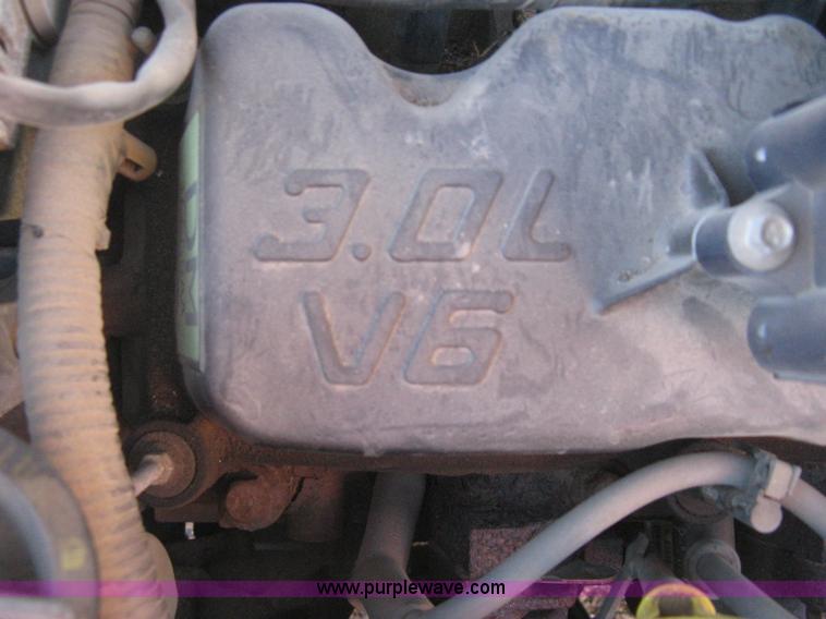 image for item E2892 2001 Ford Taurus LX