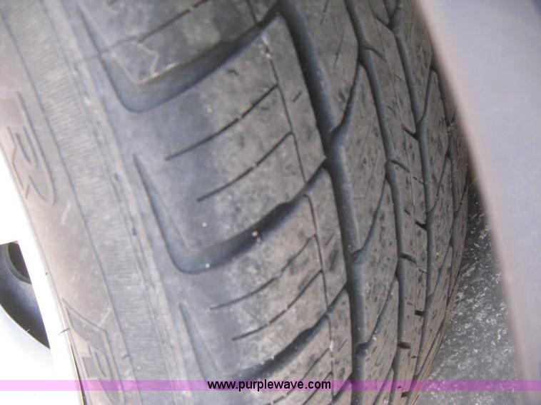 image for item E2892 2001 Ford Taurus LX