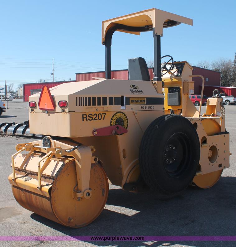 image for item E2896 1984 Ingram RS207 steel flat face roller