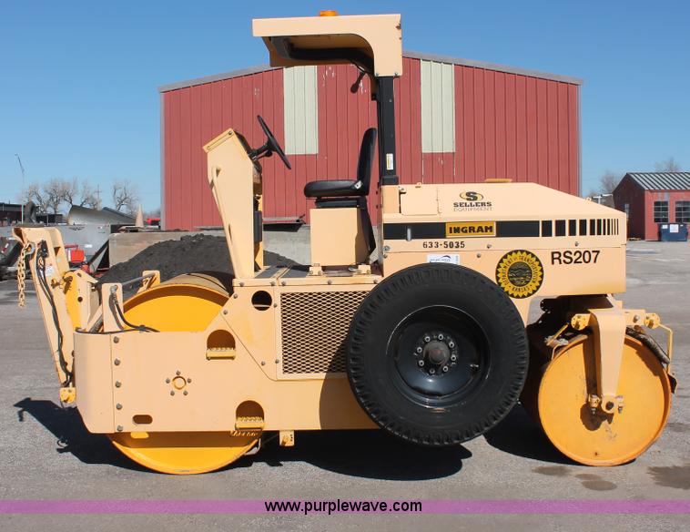 image for item E2896 1984 Ingram RS207 steel flat face roller