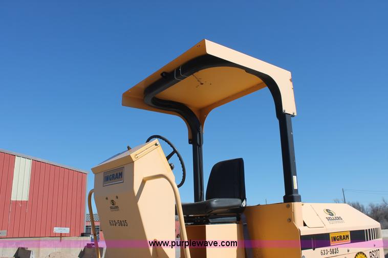 image for item E2896 1984 Ingram RS207 steel flat face roller