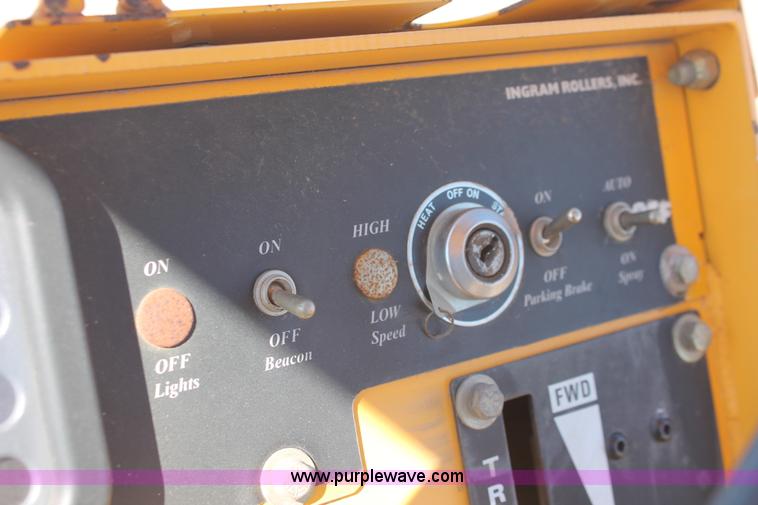 image for item E2896 1984 Ingram RS207 steel flat face roller