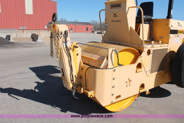 image for item E2896 1984 Ingram RS207 steel flat face roller