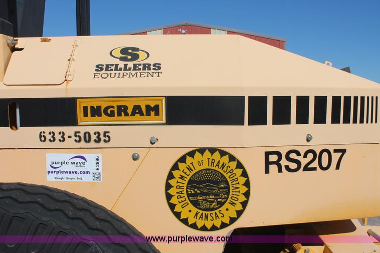 image for item E2896 1984 Ingram RS207 steel flat face roller