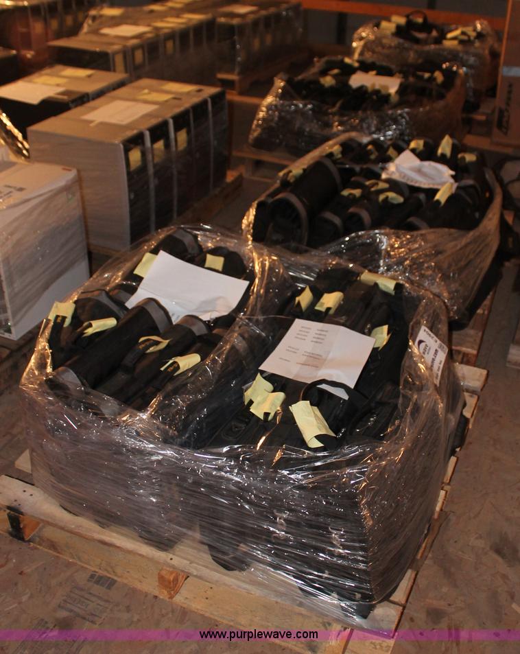 image for item E2904 (54) assorted laptop computers