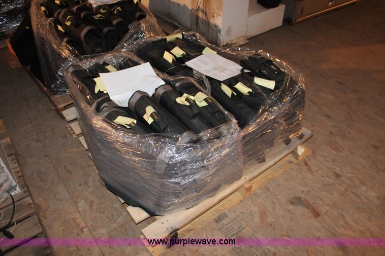 image for item E2904 (54) assorted laptop computers