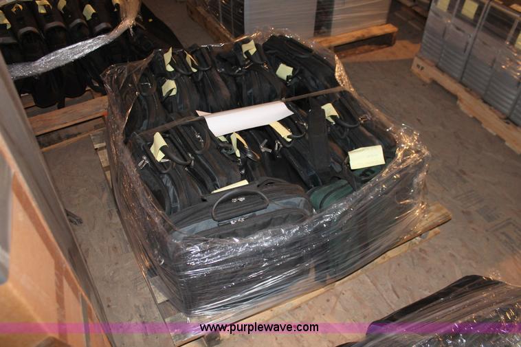 image for item E2904 (54) assorted laptop computers