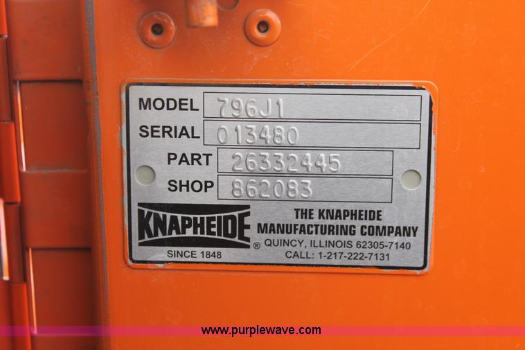 image for item E2925 2002 Chevrolet Silverado 2500HD Crew Cab utility truck