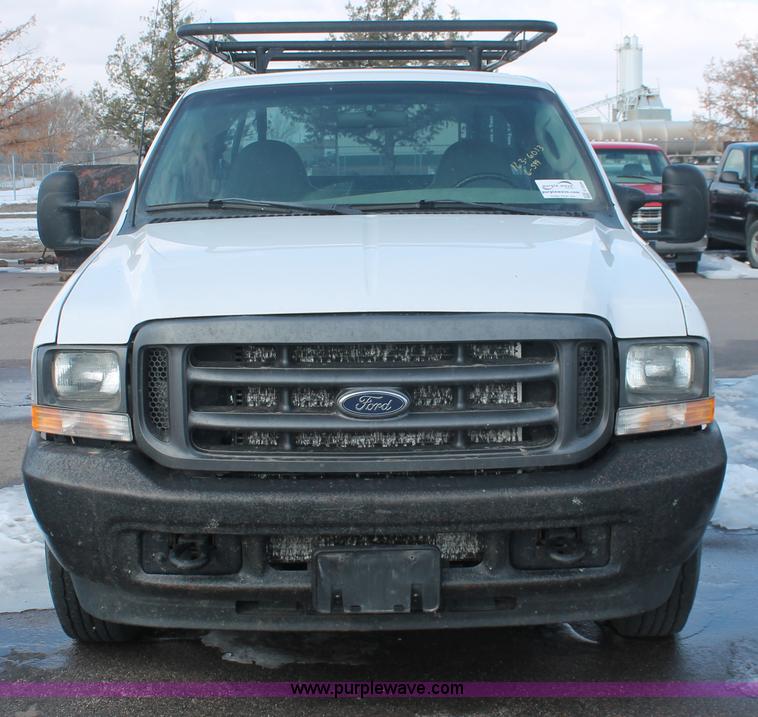 image for item E2926 2003 Ford F250 XL SuperCab pickup truck
