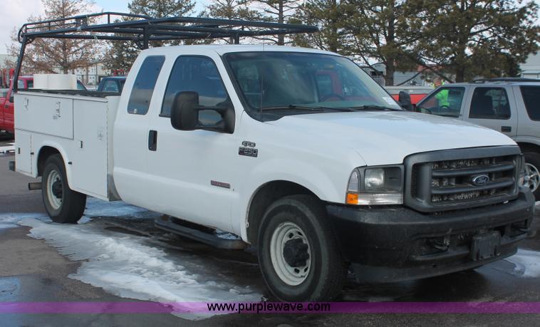 image for item E2926 2003 Ford F250 XL SuperCab pickup truck
