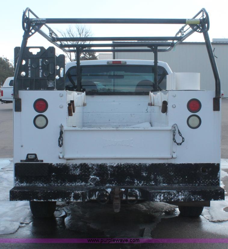 image for item E2926 2003 Ford F250 XL SuperCab pickup truck