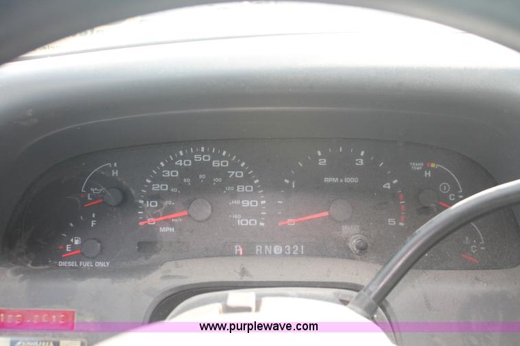 image for item E2926 2003 Ford F250 XL SuperCab pickup truck