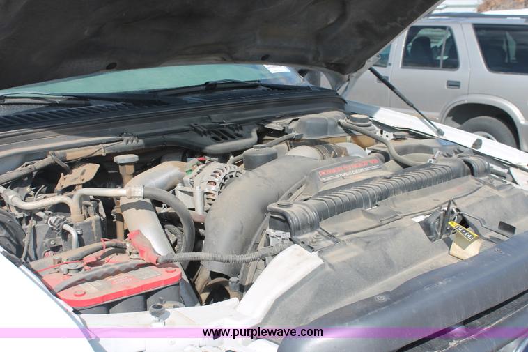 image for item E2926 2003 Ford F250 XL SuperCab pickup truck