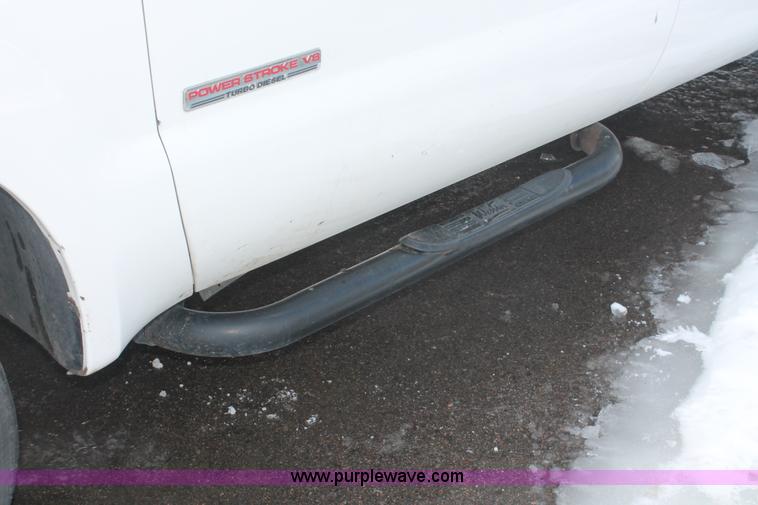 image for item E2926 2003 Ford F250 XL SuperCab pickup truck