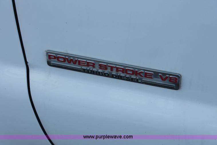 image for item E2926 2003 Ford F250 XL SuperCab pickup truck