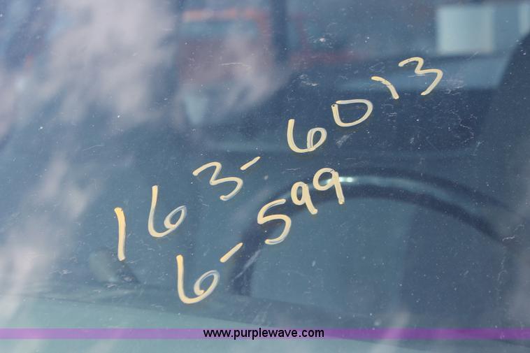 image for item E2926 2003 Ford F250 XL SuperCab pickup truck