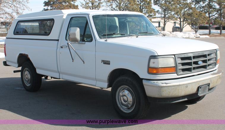 image for item E2927 1993 Ford F250 XL pickup truck