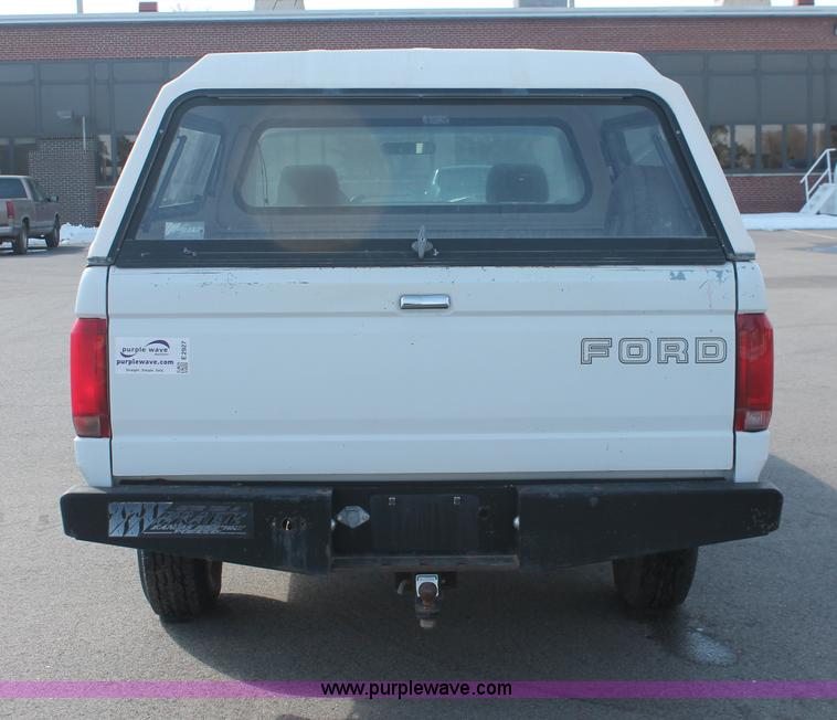 image for item E2927 1993 Ford F250 XL pickup truck