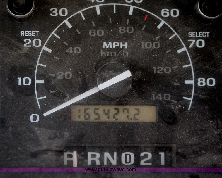 image for item E2927 1993 Ford F250 XL pickup truck