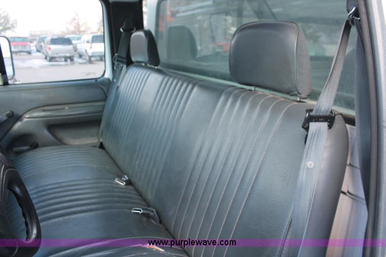 image for item E2927 1993 Ford F250 XL pickup truck