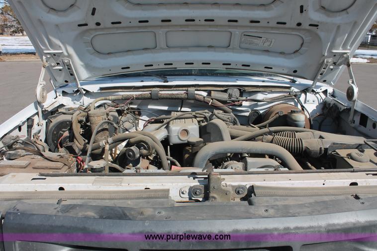 image for item E2927 1993 Ford F250 XL pickup truck