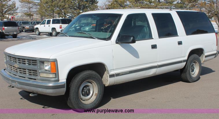 image for item E2929 1997 Chevrolet Suburban C1500 SUV