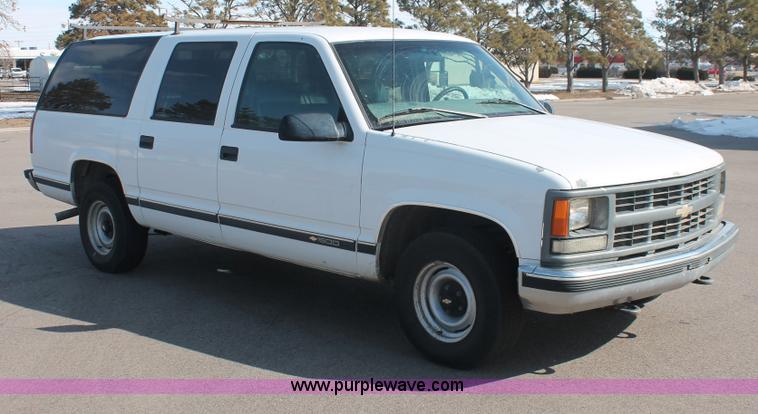 image for item E2929 1997 Chevrolet Suburban C1500 SUV