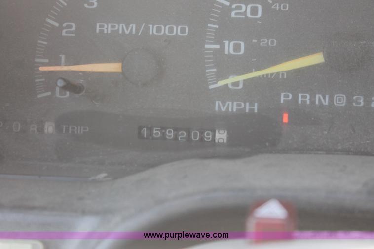 image for item E2929 1997 Chevrolet Suburban C1500 SUV