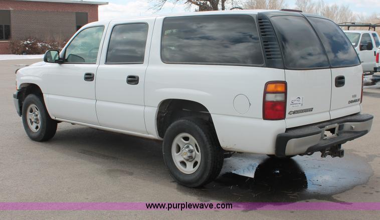 image for item E2930 2001 Chevrolet Suburban K1500 SUV